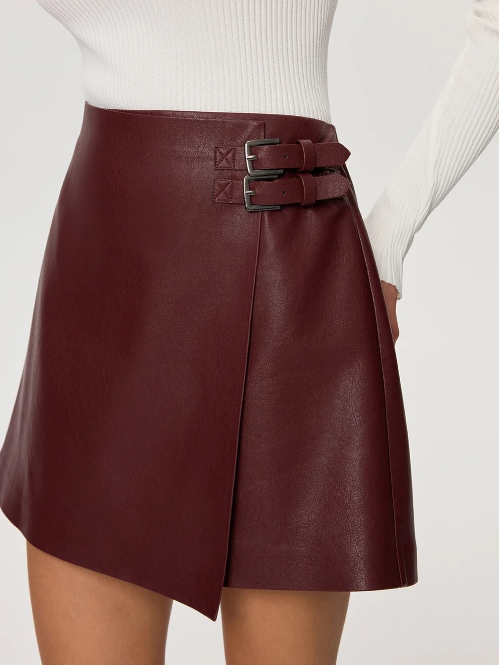 COMMENSE Faux Leather Asymmetric Skirt with Double-Belt Detail - size Medium